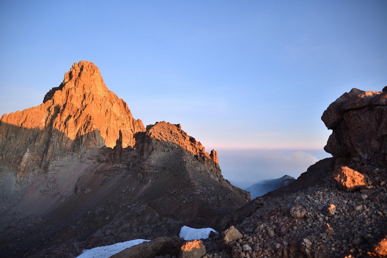 mount-kenya-7377812_1280